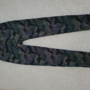 JUNIORS X-LARGE LEGGINGS/ FITS WOMEN